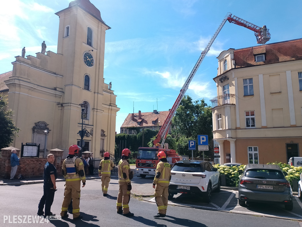Straż pożarna w akcji przy pleszewskiej Farze