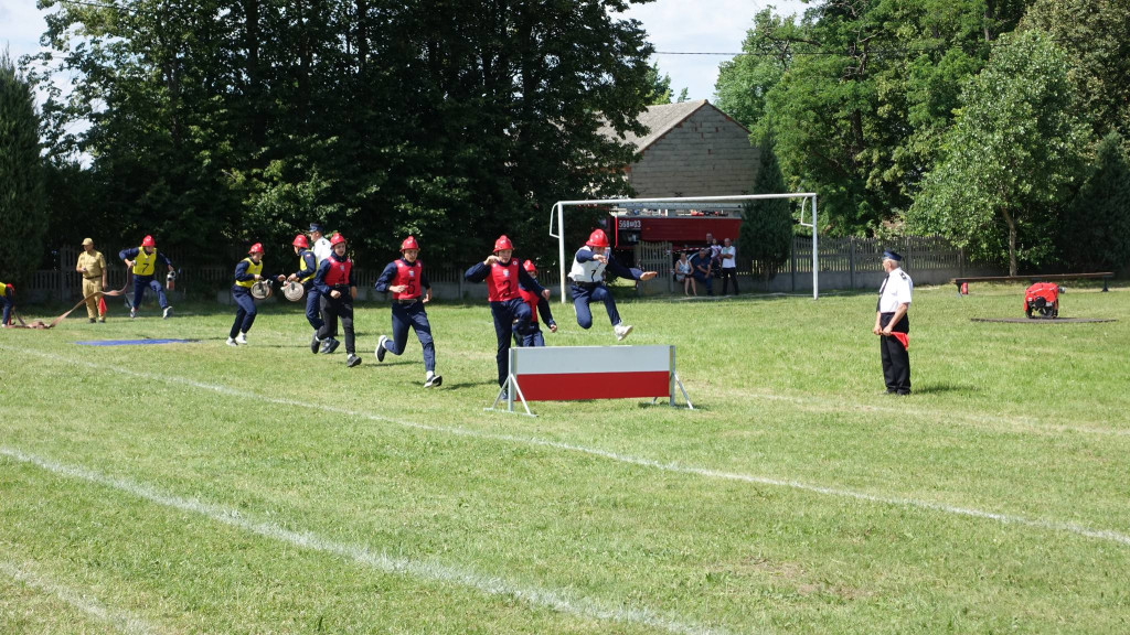 Zawody sportowo - pożarnicze strażaków