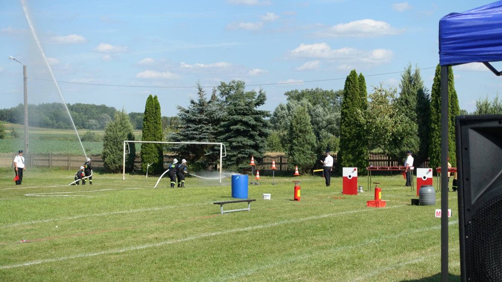 Zawody sportowo - pożarnicze strażaków