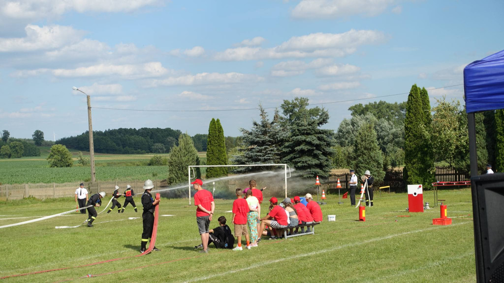 Zawody sportowo - pożarnicze strażaków