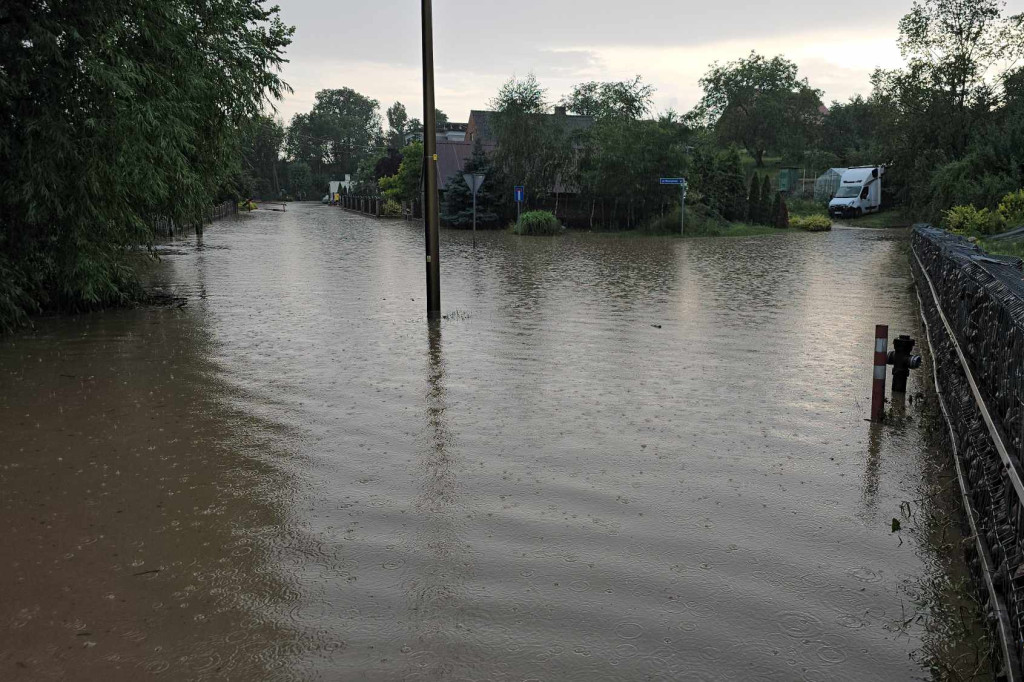 Kościelna Wieś pod wodą. Żywioł nie odpuscza