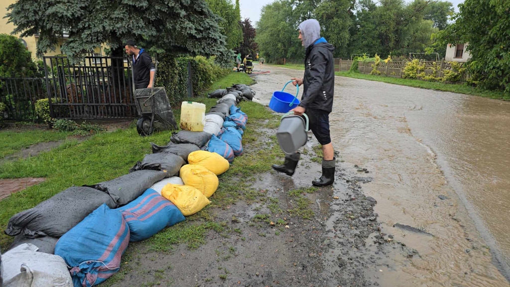 Kościelna Wieś pod wodą. Żywioł nie odpuscza