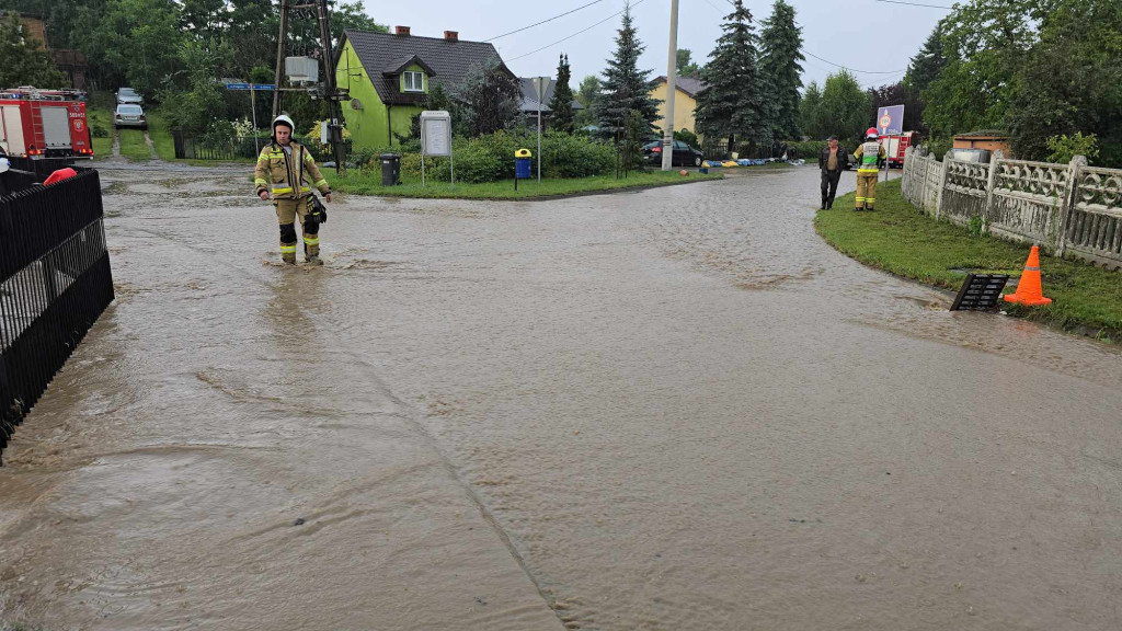 Kościelna Wieś pod wodą. Żywioł nie odpuscza