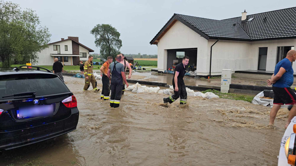 Kościelna Wieś pod wodą. Żywioł nie odpuscza