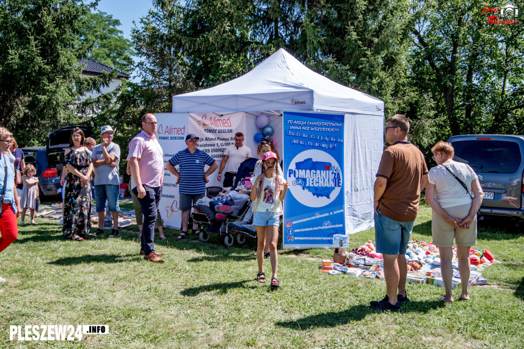 Wystawa samochodów w Tursku