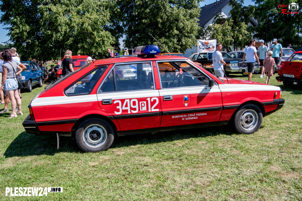 Wystawa samochodów w Tursku