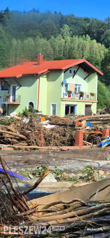 Pleszewianin pojechał z konwojem i wykonał zdjęcia