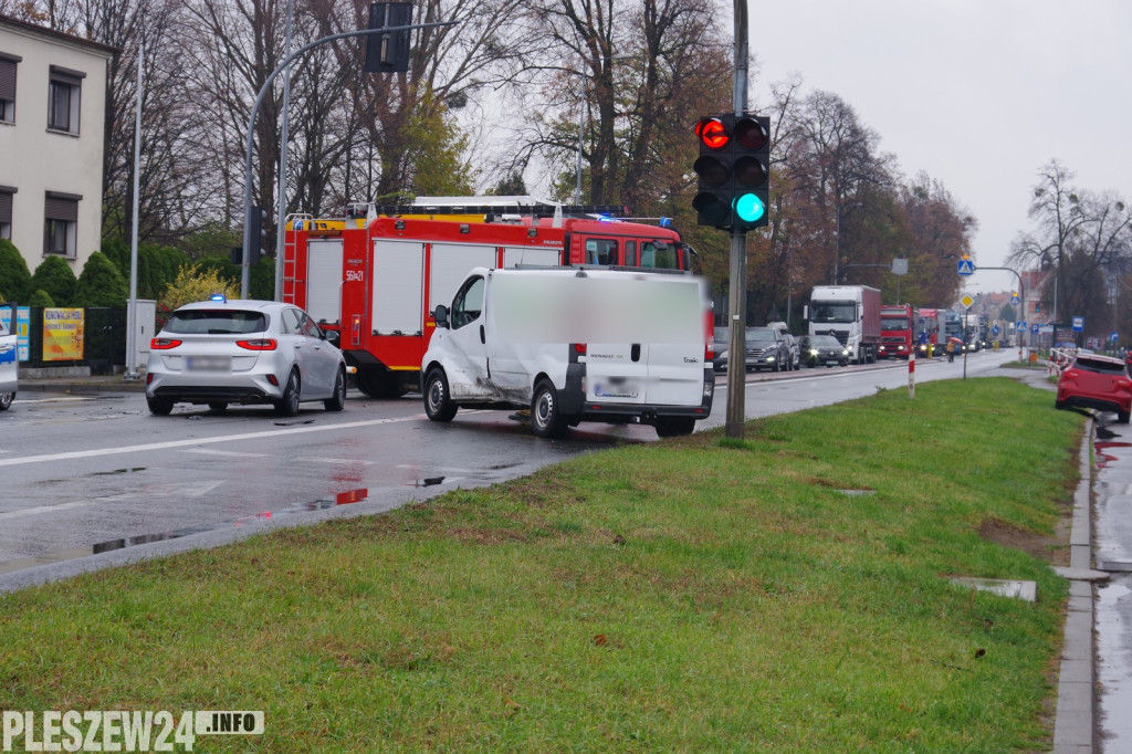 Kolizja na skrzyżowaniu w Pleszewie