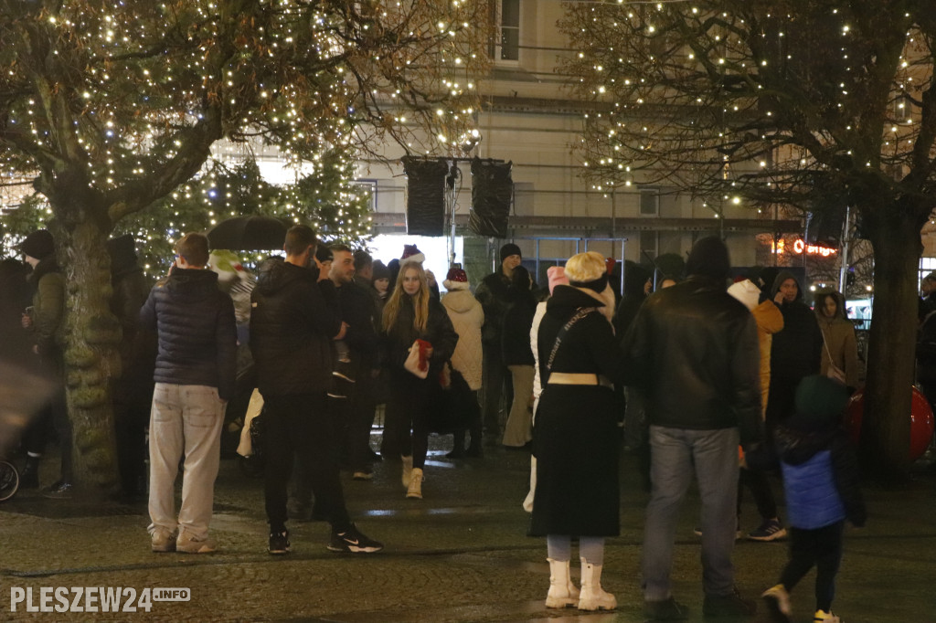 Pleszewski rynek z choinką i zapachem świąt