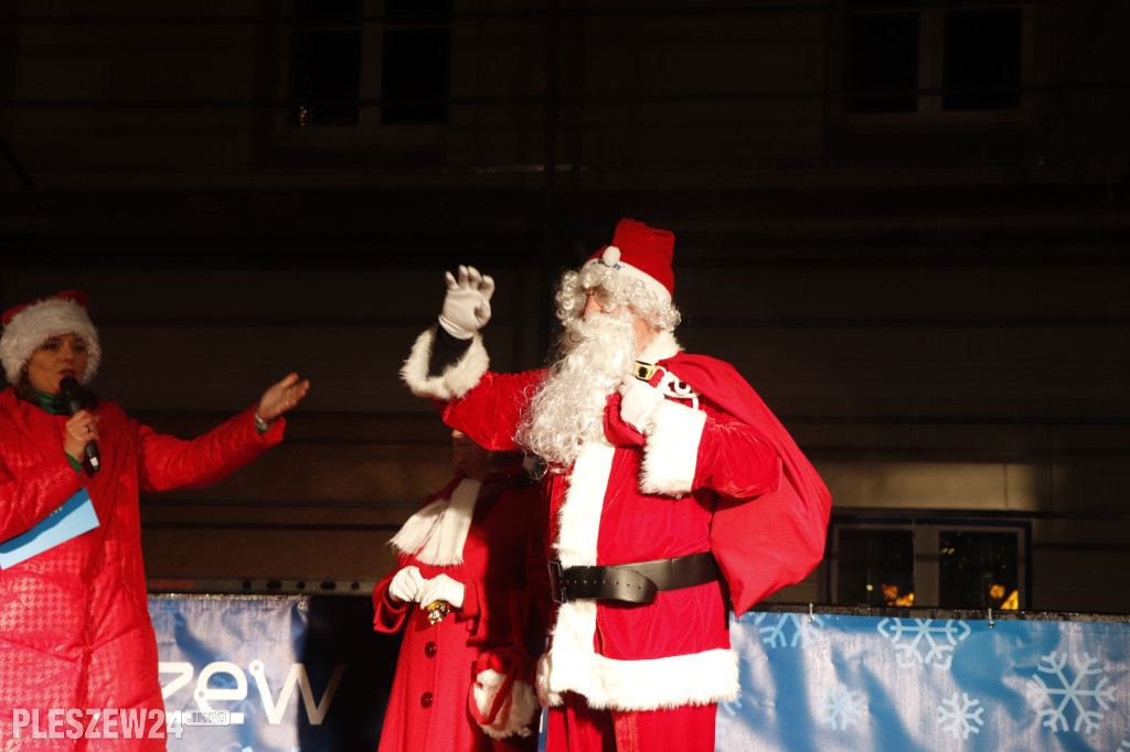Pleszewski rynek z choinką i zapachem świąt
