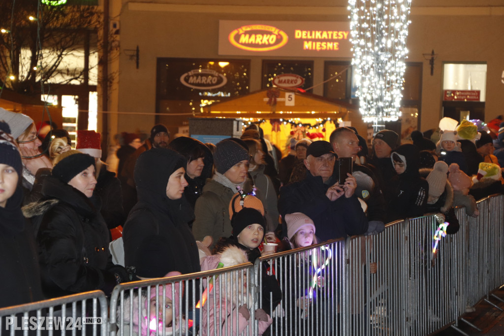 Pleszewski rynek z choinką i zapachem świąt