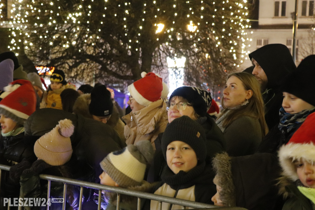 Pleszewski rynek z choinką i zapachem świąt