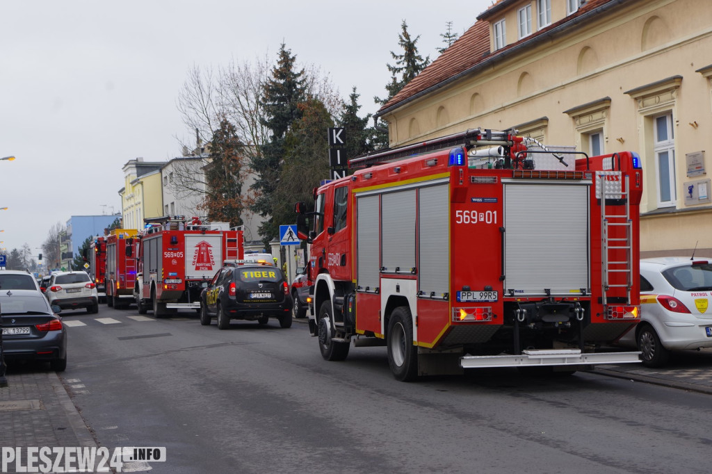 To nie ćwiczenia. Alarm bombowy w I LO w Pleszewie