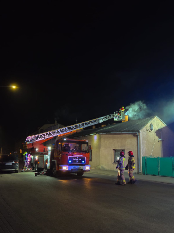 Wieczorny pożar sadzy w centrum Dobrzycy