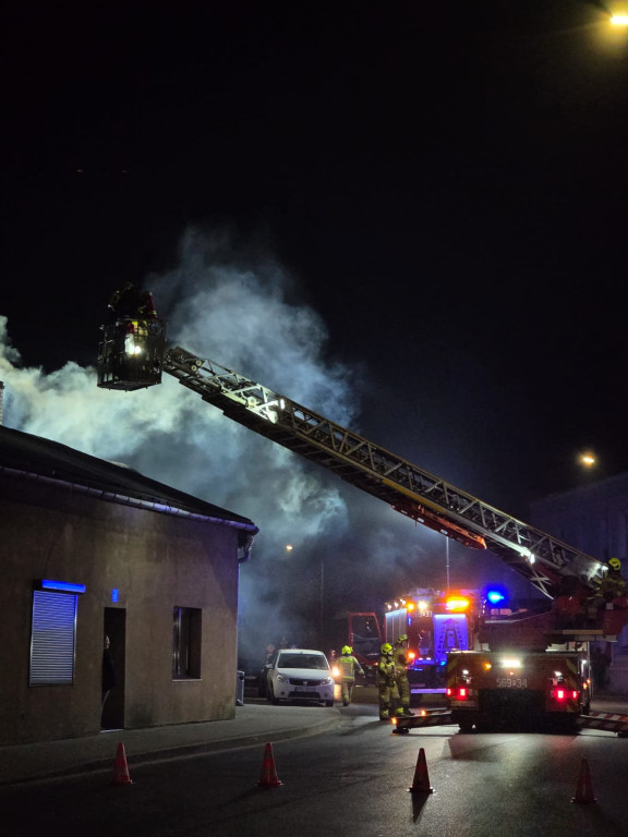 Wieczorny pożar sadzy w centrum Dobrzycy