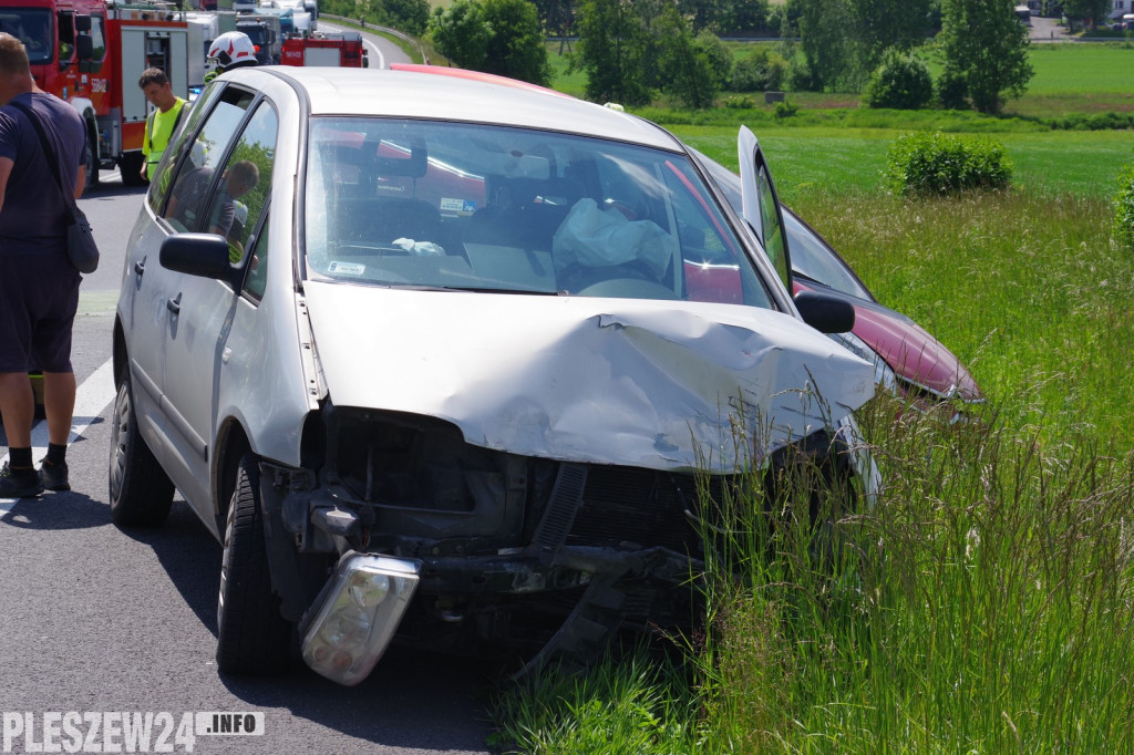 Zderzenie dwóch samochodów na DK nr 11