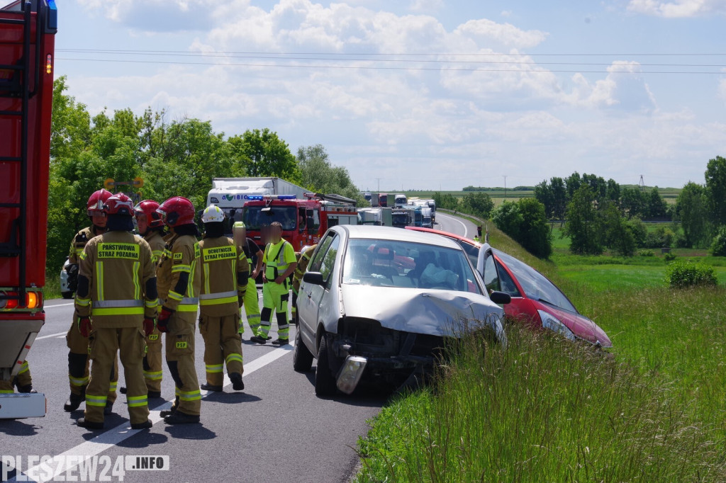 Zderzenie dwóch samochodów na DK nr 11