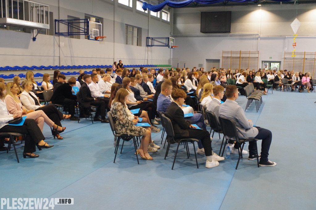 Uroczystość wręczenia listów gratulacyjnych