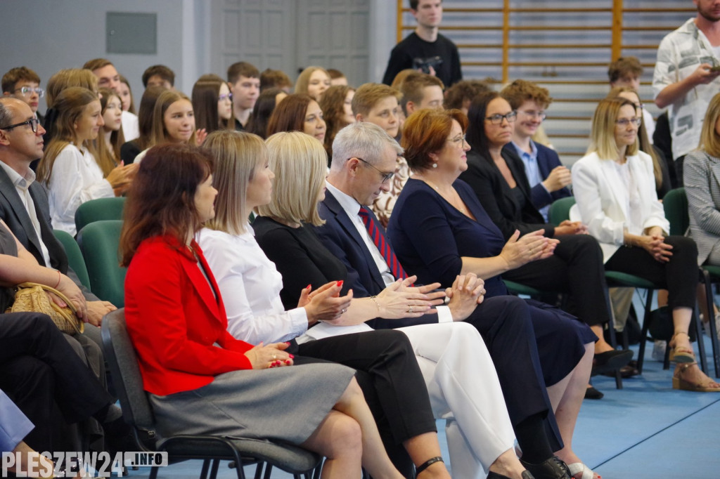 Uroczystość wręczenia listów gratulacyjnych