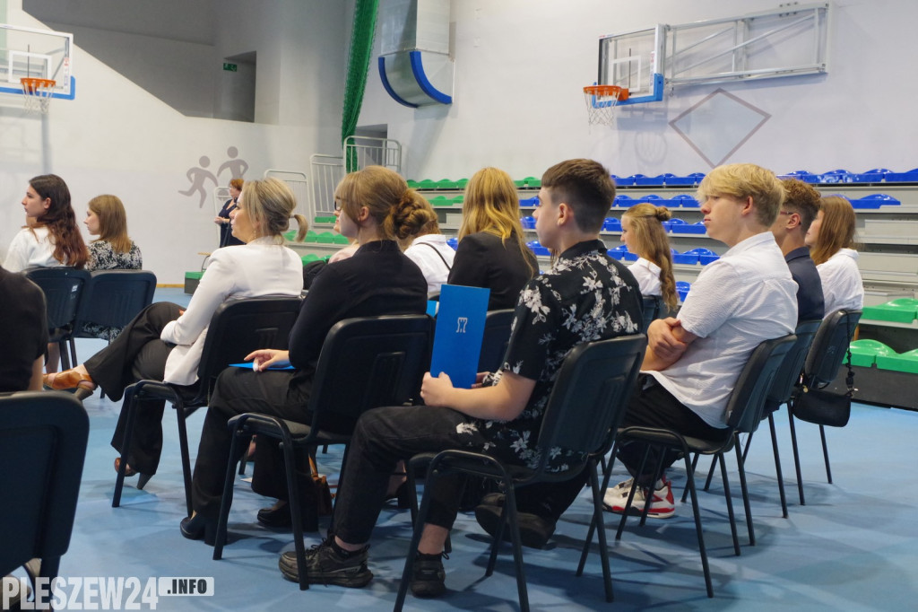 Uroczystość wręczenia listów gratulacyjnych