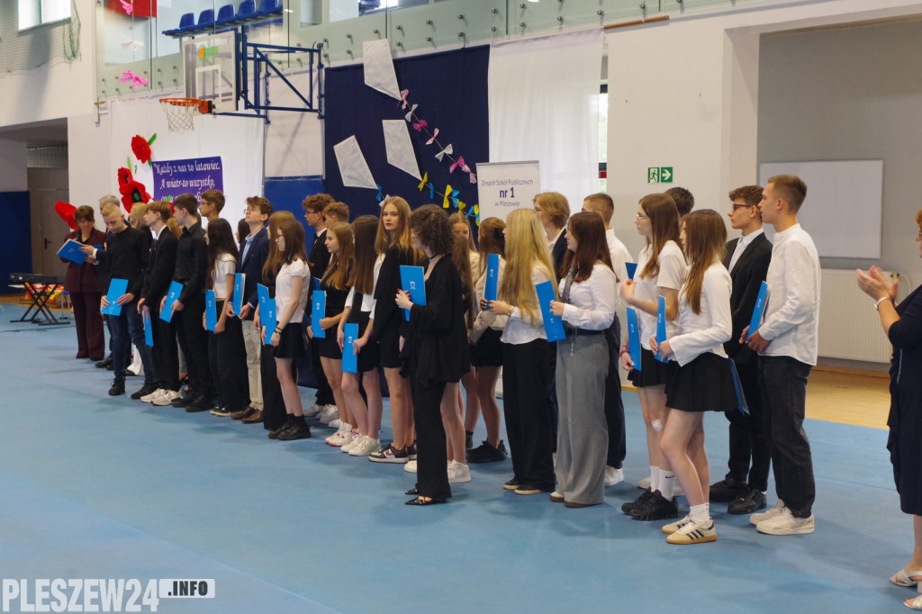 Uroczystość wręczenia listów gratulacyjnych