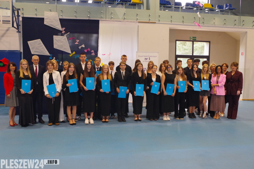Uroczystość wręczenia listów gratulacyjnych