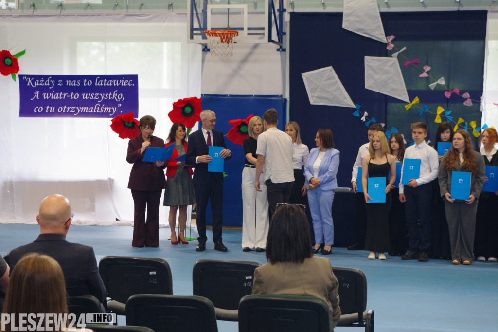 Uroczystość wręczenia listów gratulacyjnych