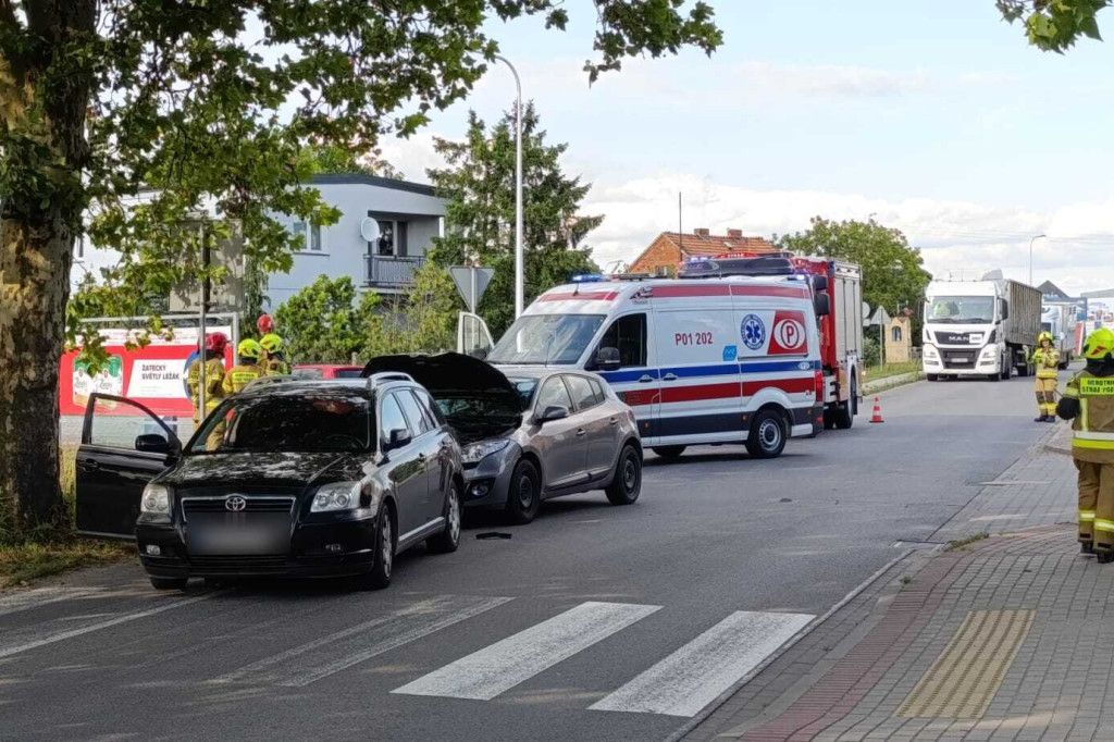 Kolizja dwóch pojazdów w Dobrzycy