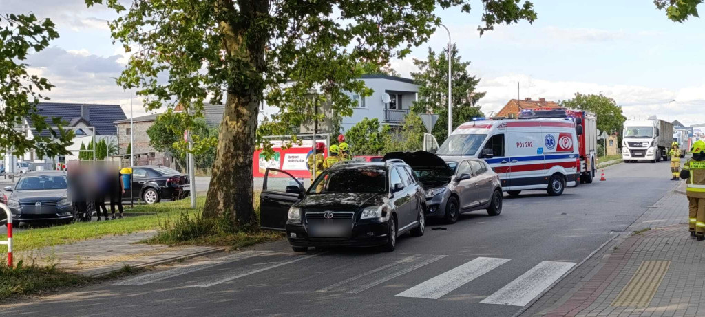 Kolizja dwóch pojazdów w Dobrzycy
