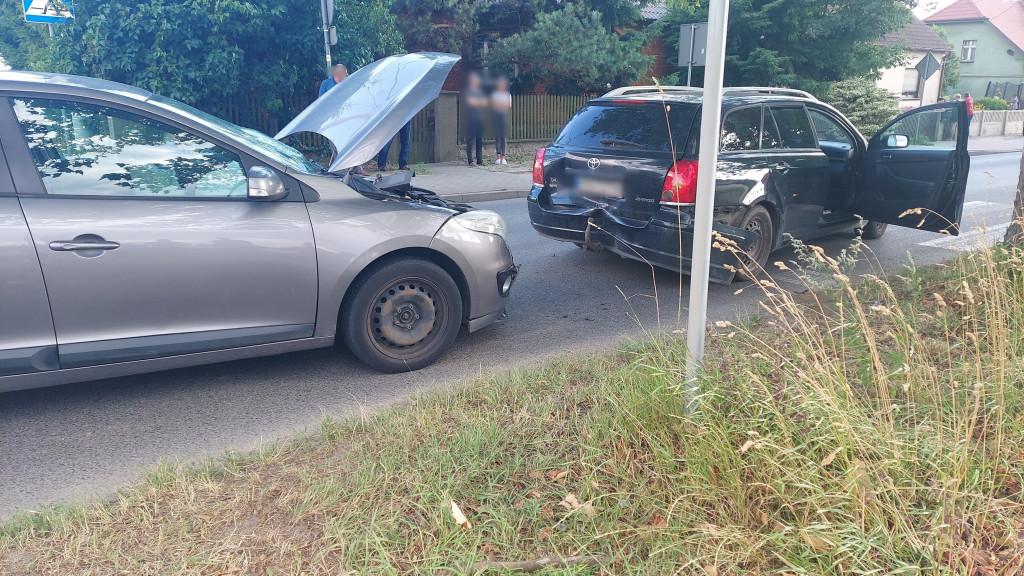 Kolizja dwóch pojazdów w Dobrzycy