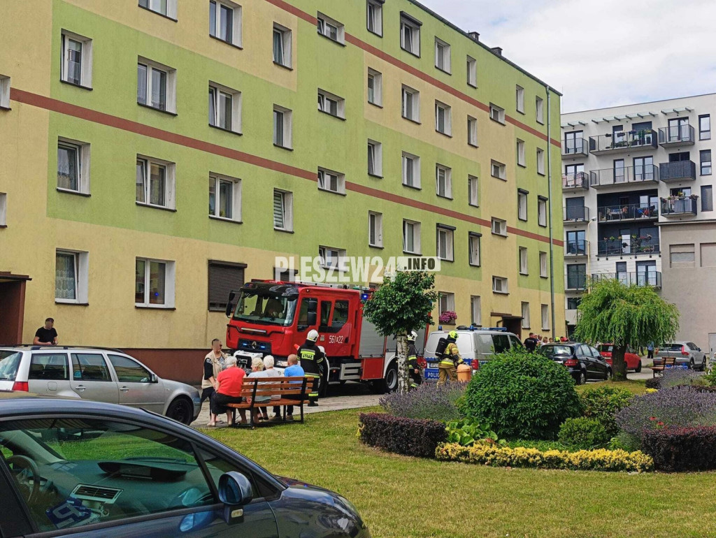 Ewakuacja bloku na Krzywoustego