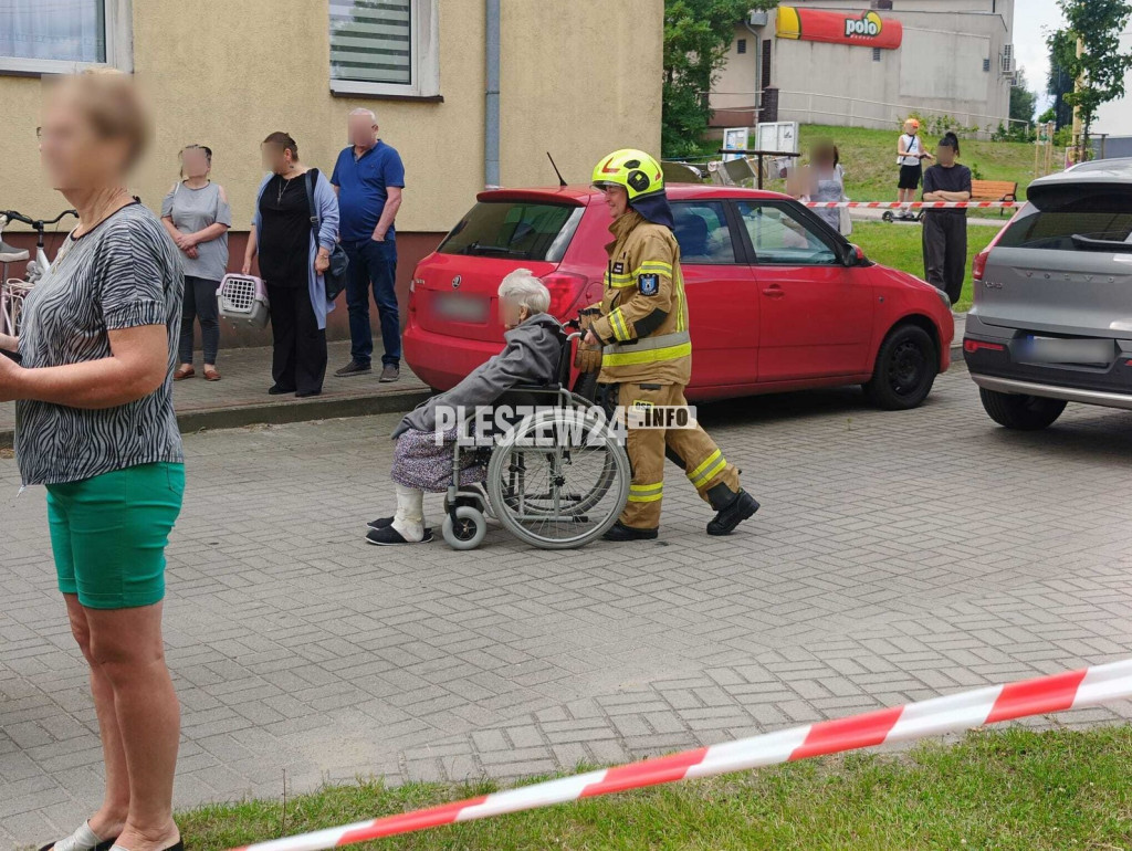 Ewakuacja bloku na Krzywoustego