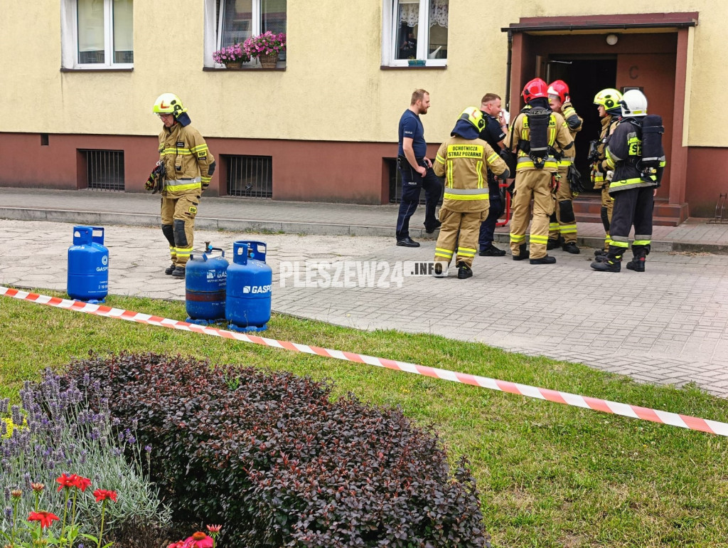 Ewakuacja bloku na Krzywoustego