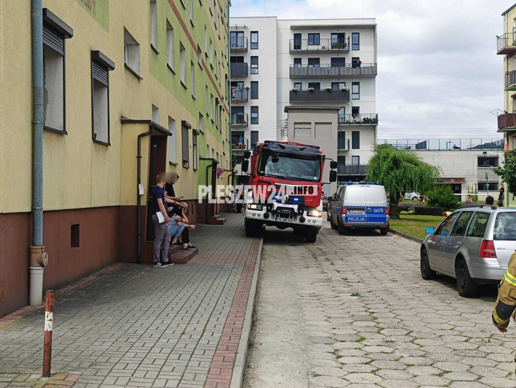 Ewakuacja bloku na Krzywoustego
