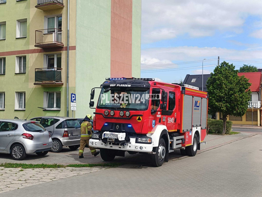 Ewakuacja bloku na Krzywoustego
