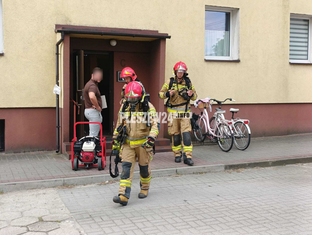 Ewakuacja bloku na Krzywoustego