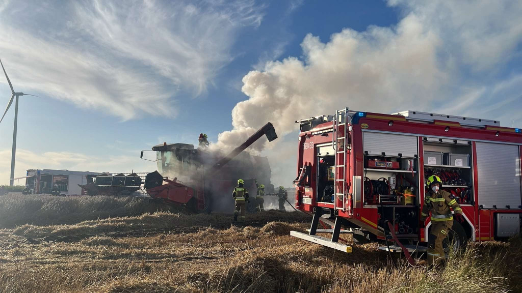 Pożar kombajnu w Galewie