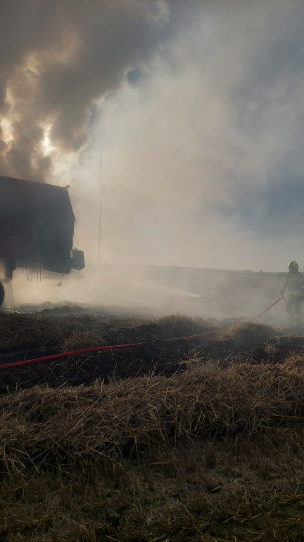 Pożar kombajnu w Galewie