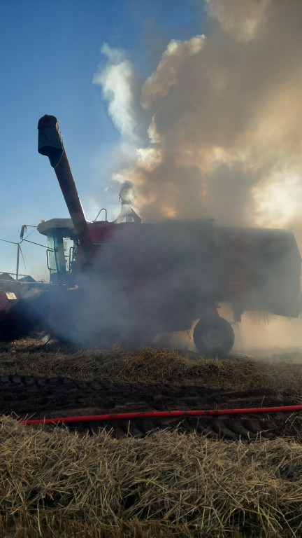 Pożar kombajnu w Galewie