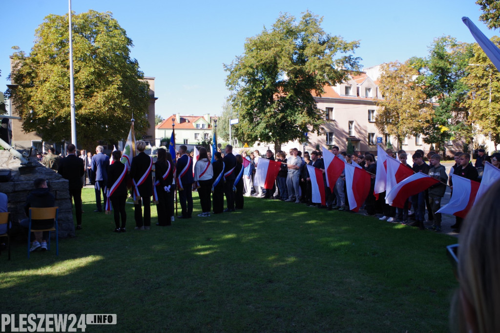 Uroczyste odsłonięcie pomnika ofiar z Komarna