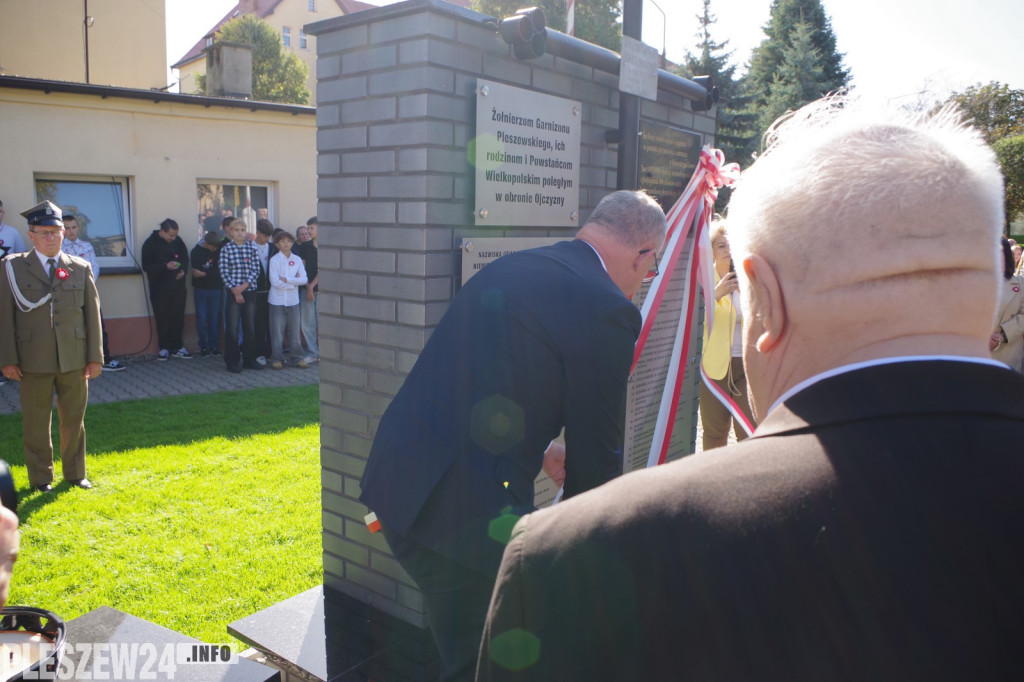 Uroczyste odsłonięcie pomnika ofiar z Komarna