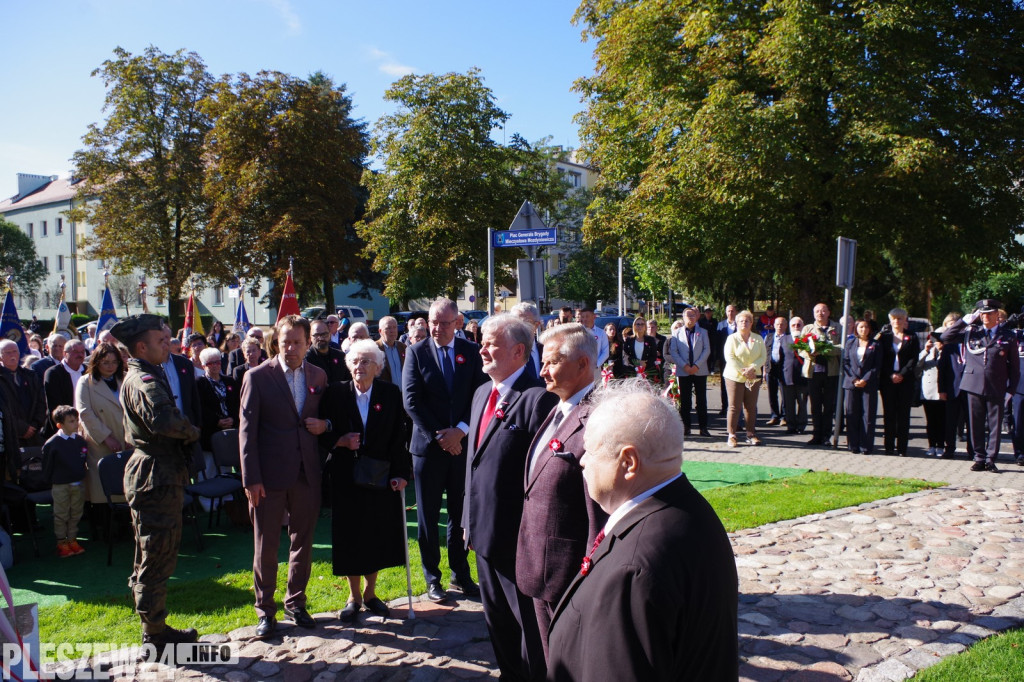 Uroczyste odsłonięcie pomnika ofiar z Komarna