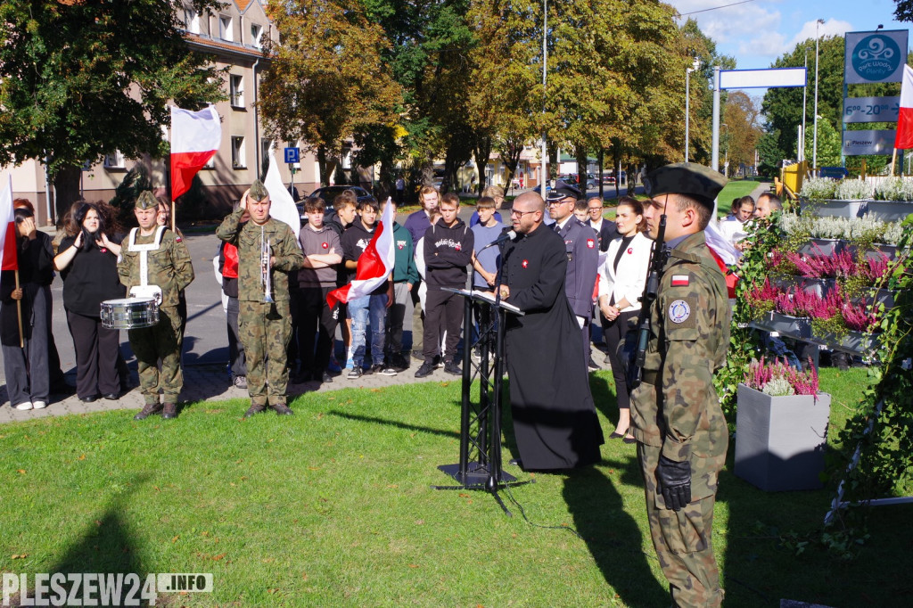 Uroczyste odsłonięcie pomnika ofiar z Komarna