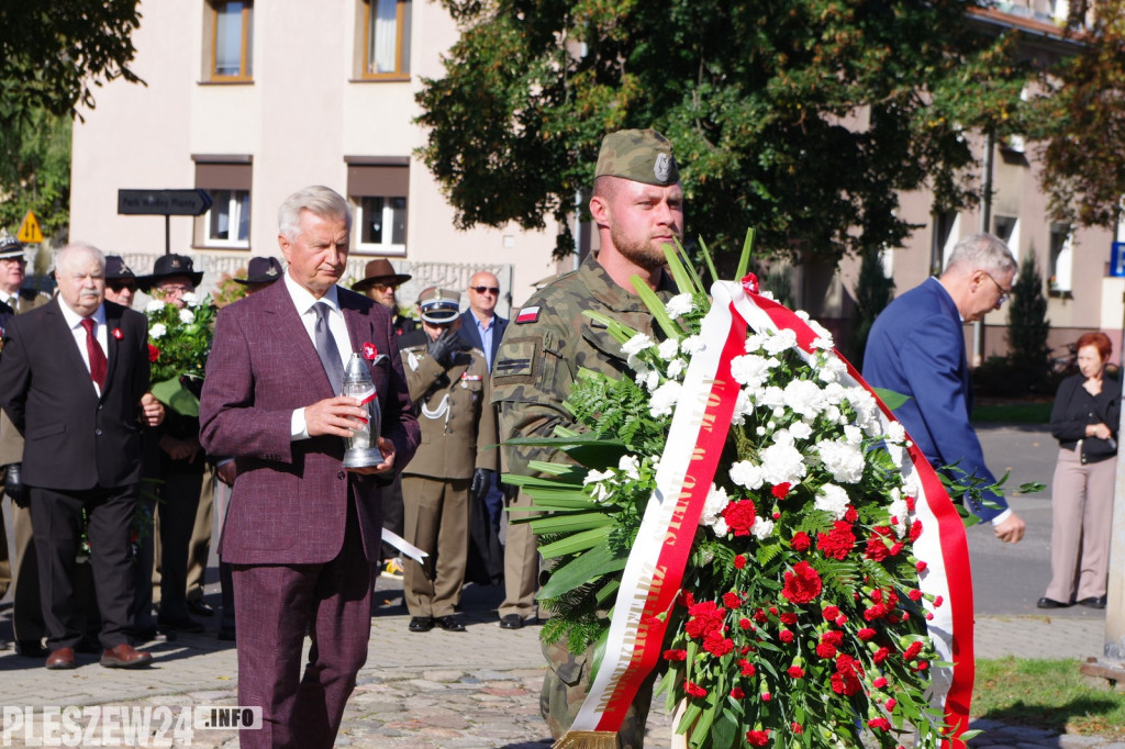 Uroczyste odsłonięcie pomnika ofiar z Komarna