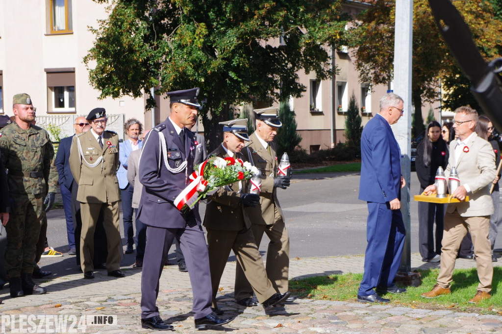 Uroczyste odsłonięcie pomnika ofiar z Komarna