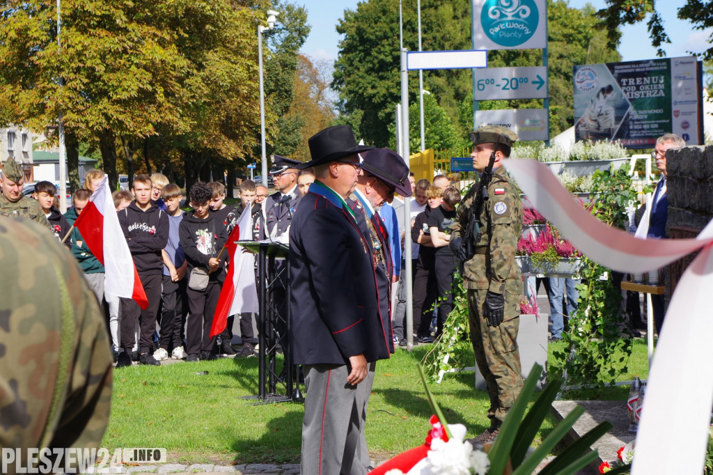 Uroczyste odsłonięcie pomnika ofiar z Komarna