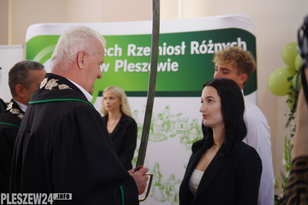 Pasowanie na czeladnika i wręczenie dyplomów zawodowych