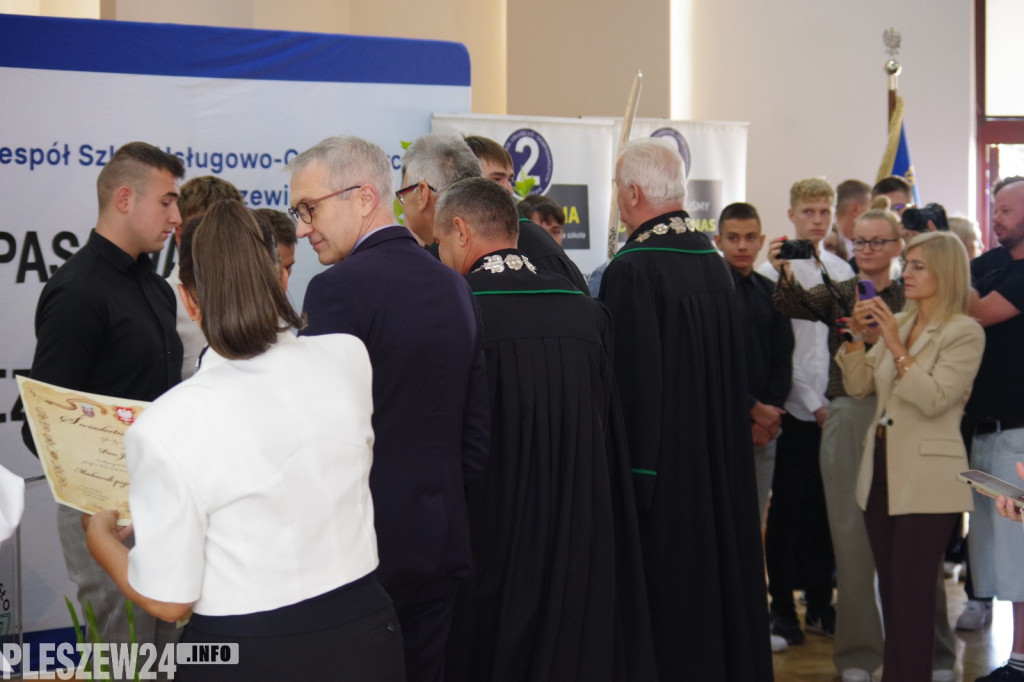 Pasowanie na czeladnika i wręczenie dyplomów zawodowych