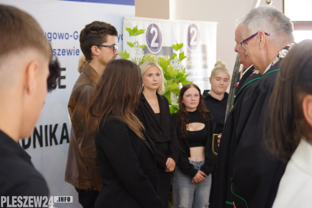 Pasowanie na czeladnika i wręczenie dyplomów zawodowych