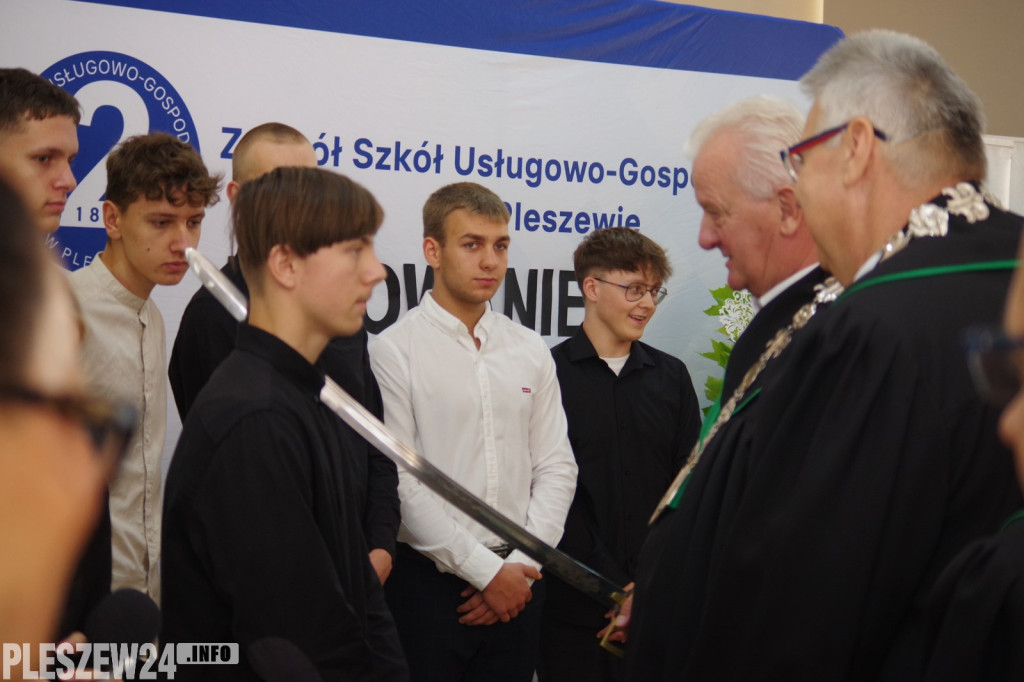 Pasowanie na czeladnika i wręczenie dyplomów zawodowych
